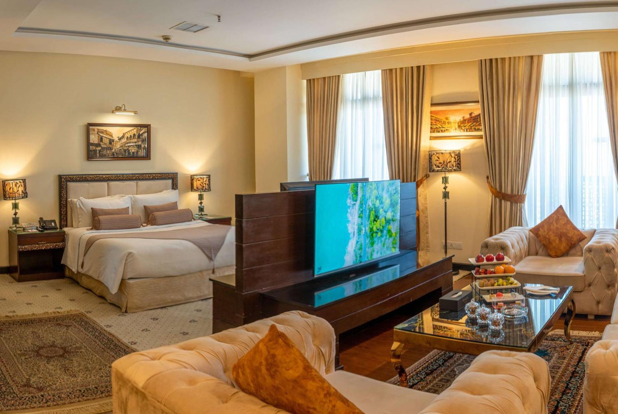 Ramada By Wyndham Islamabad Exterior photo
