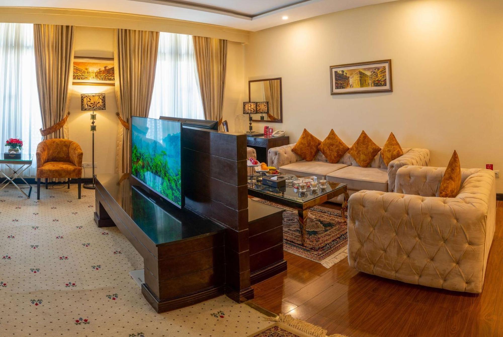Ramada By Wyndham Islamabad Exterior photo