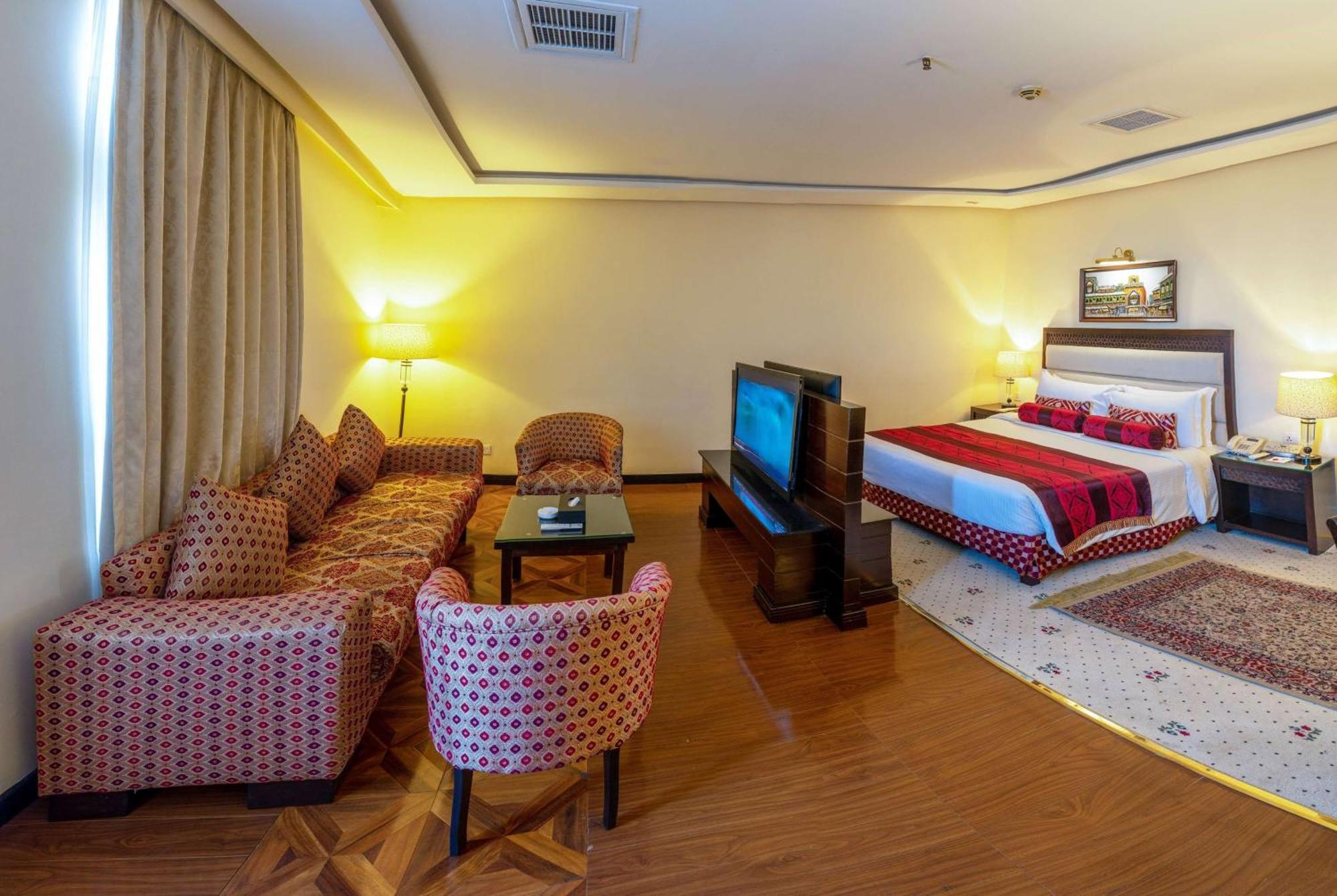 Ramada By Wyndham Islamabad Exterior photo