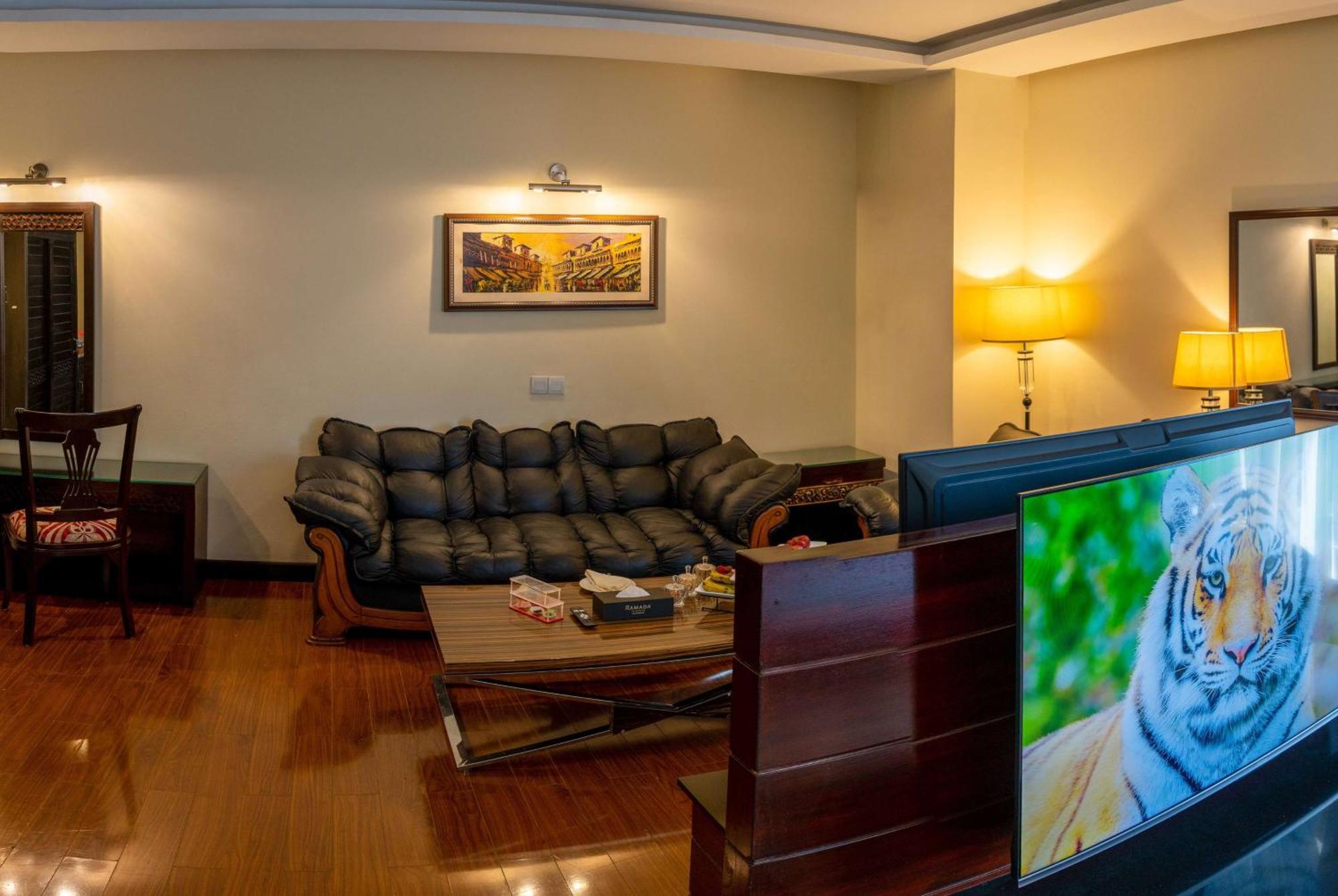 Ramada By Wyndham Islamabad Exterior photo
