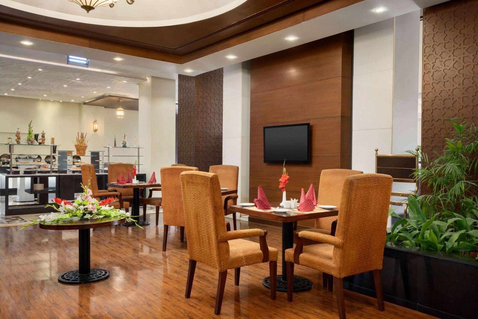 Ramada By Wyndham Islamabad Exterior photo