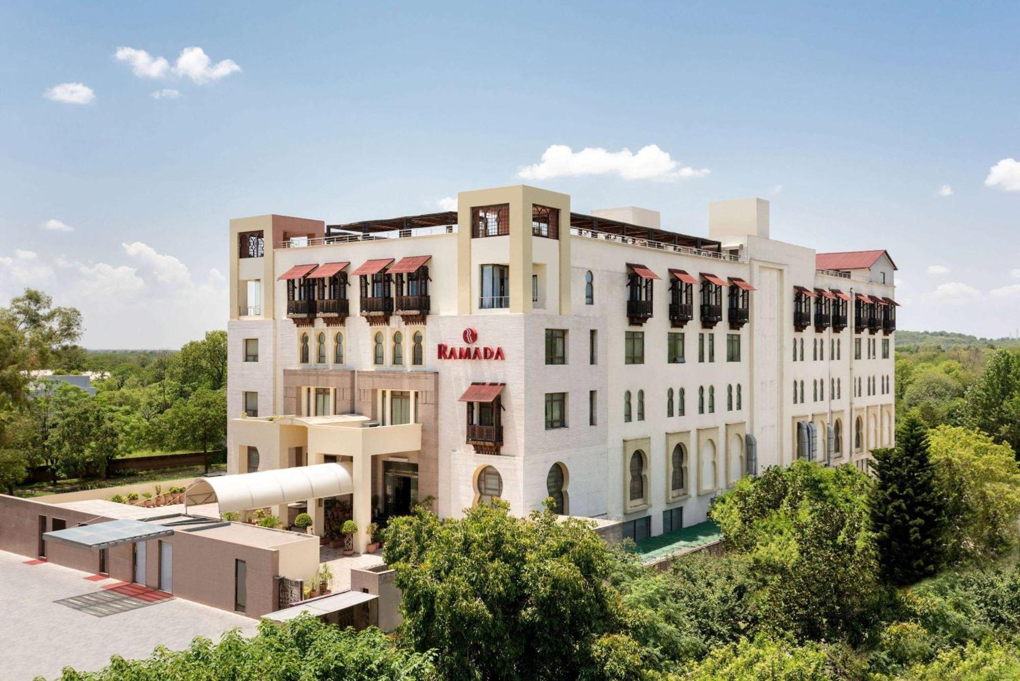 Ramada By Wyndham Islamabad Exterior photo